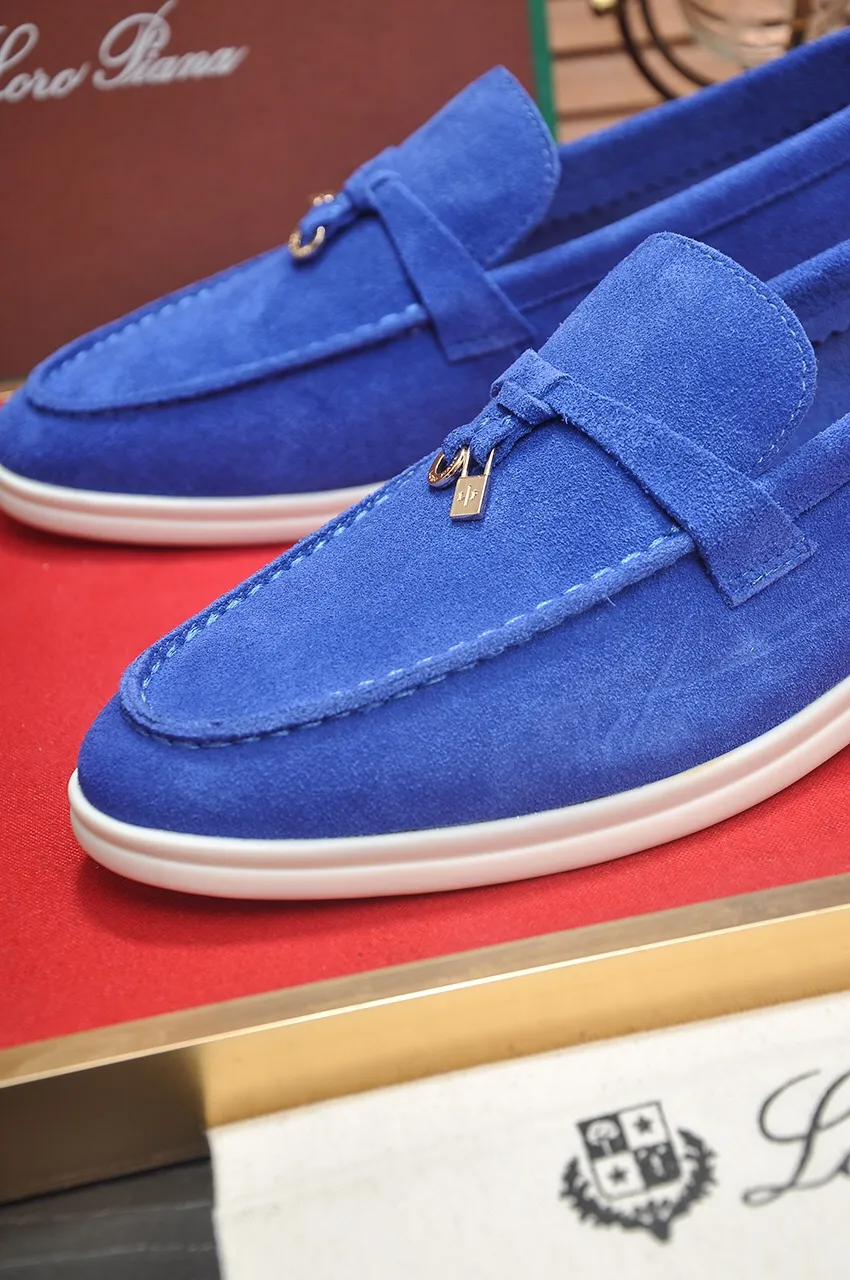 Men's shoes 💰400💶[𝐥𝐨𝐫𝐨 𝐏𝐢𝐚𝐧𝐚] [Couple model] High-end quality, affordable price, LP classic loafers, Italian treasure brand, the only brand that can match Hermès! Only after wearing it do we know that we can’t live up to our feet. Women’s code: 35-40 (customized sizes 34, 41, 42 are non-returnable) Men’s code: 38-44 (customized 45, 46, 47, 48 are non-refundable) Fabric: Customized imported cashmere Lining: Customized imported fetal cowhide Foot: Imported benzene-dyed calfskin Outsole: Exclusive original glass rubber outsole